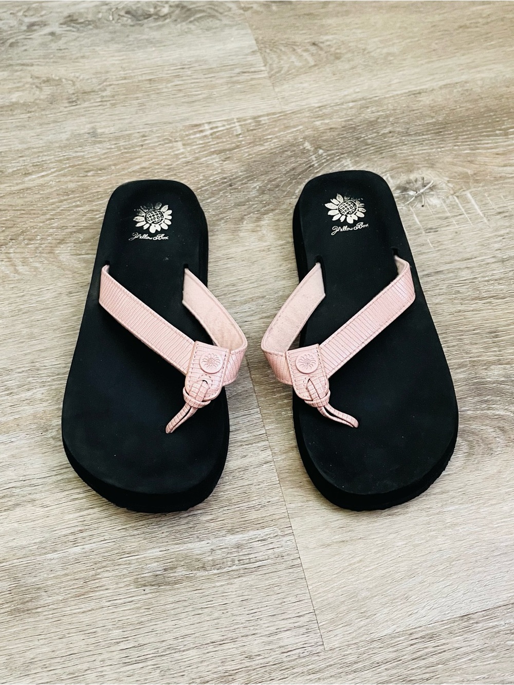 Yellow Box Pink Thong Flip Flop Sandals Women’s Size 9